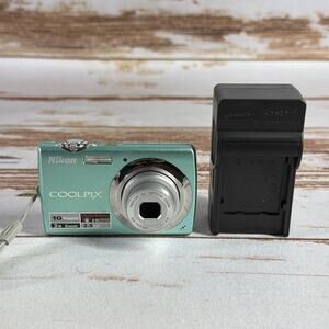 Nikon Coolpix S220 10MP Green – 3x Zoom, Battery & Charger Included